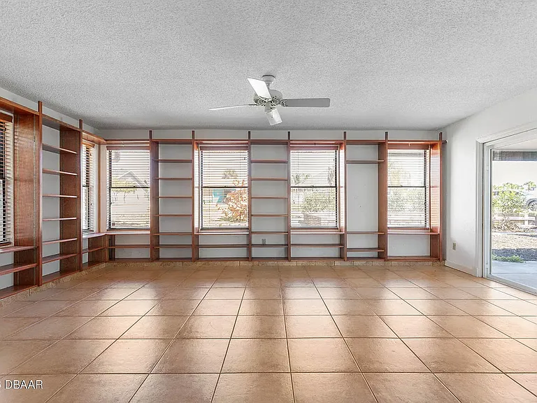 3203 John Anderson Dr — Photo 18