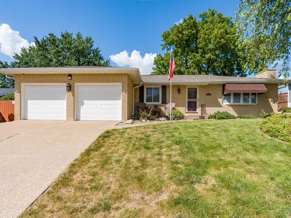 2226 E 33rd St, Davenport, IA 52807
