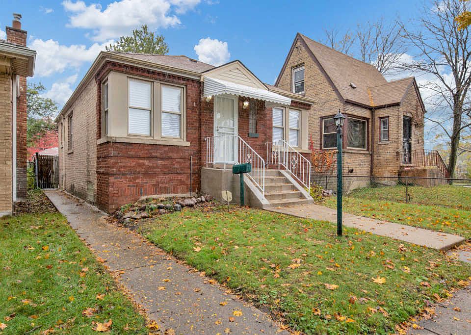 1st image of 10004 S Eberhart Ave