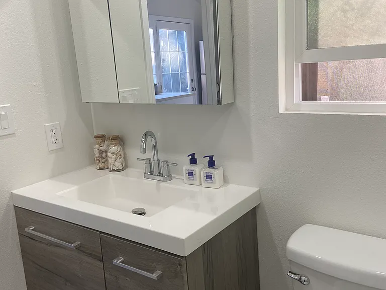 476 Arleta Ave #B — Photo 6