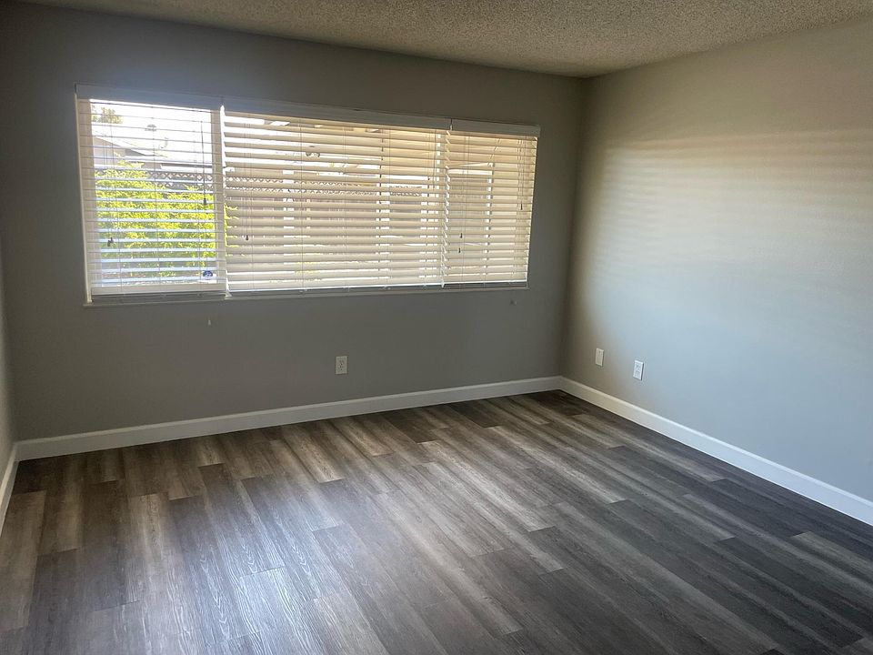 2nd image of 152 Ramona Way