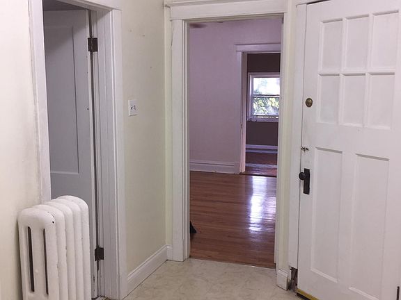 3rd image of 2121 Alfred Ave Floor 1