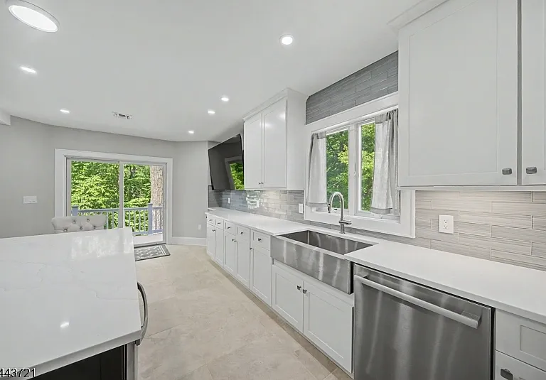 13 Rockaway Ave — Photo 33