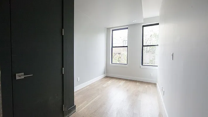 Rented by Nooklyn NYC LLC | media 28