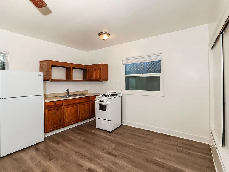2107 Montgomery Dr — Photo 8