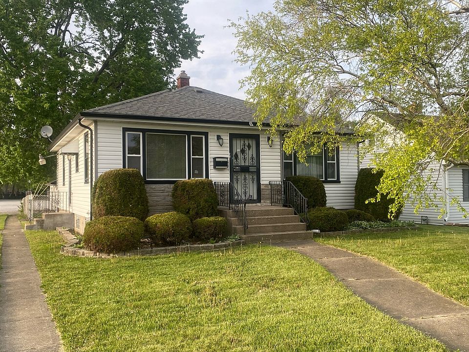 1st image of 432 E 161st Pl