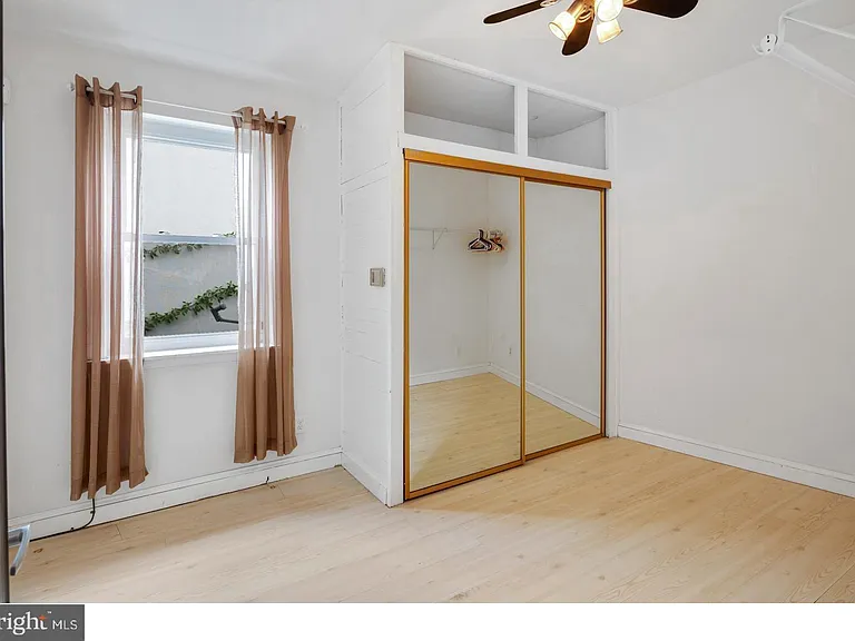 1010 New Market St — Photo 4