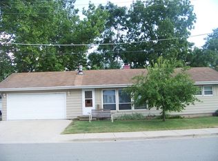 306 W Saint Marys St, Minooka, IL 60447