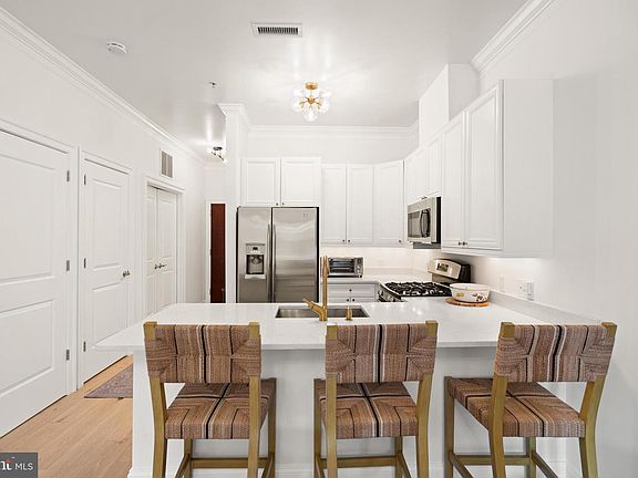 2nd image of 1210 R St NW APT 213