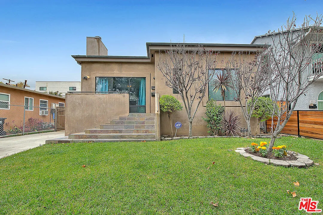 3 bed, 2.0 bath, 1800 sqft, $4,396 — Photo 1
