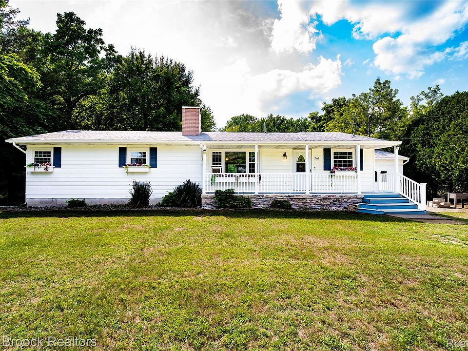 1st image of 216 Crawford Dr