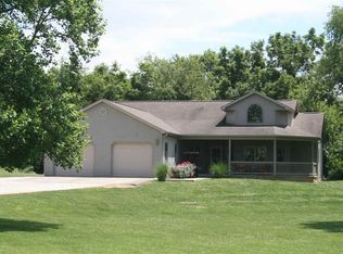 1355 S 9th St, Mitchell, IN 47446