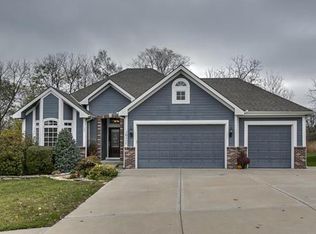 10111 N Hedges Ave, Kansas City, MO 64157