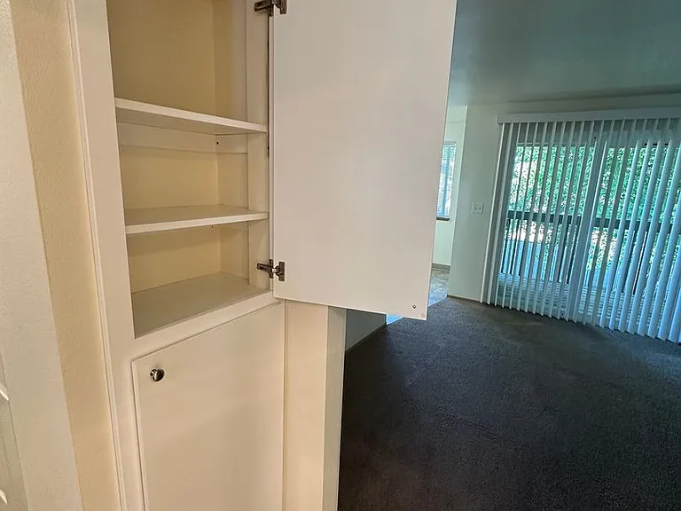 Willow Glen Apartments — Photo 11