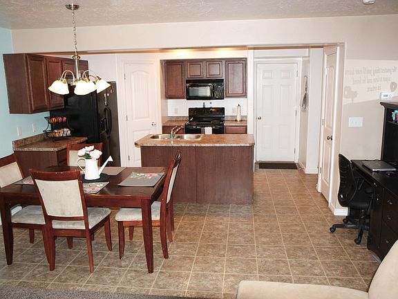 5th image of 1902 E 160 S Unit 124