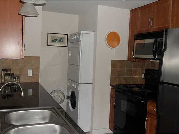 4th image of 2000 N Bayshore Dr APT 426