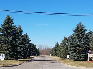 2486 Green Pine Dr, Burton, MI 48519