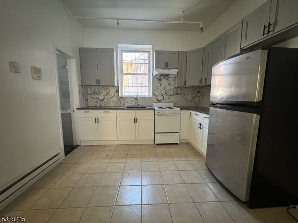 275 Main St