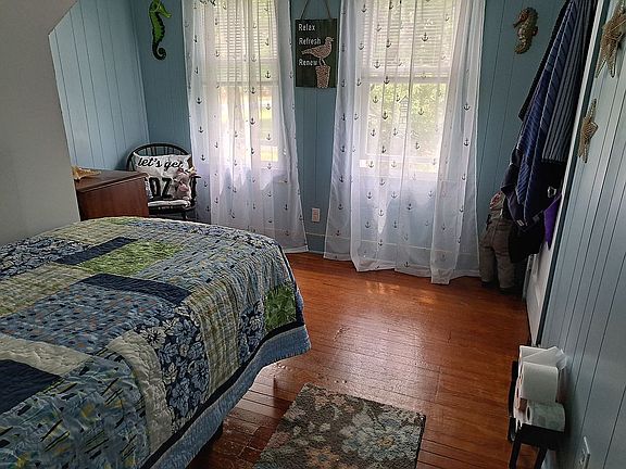 Small downstairs bedroom