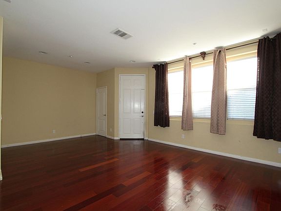 5th image of 10448 Shelborne St Unit 28