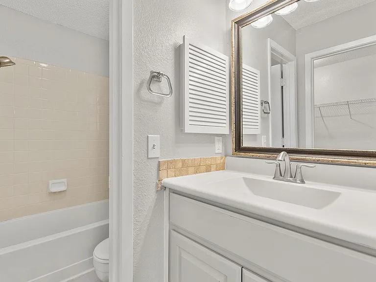 413 Country Aire Dr — Photo 17