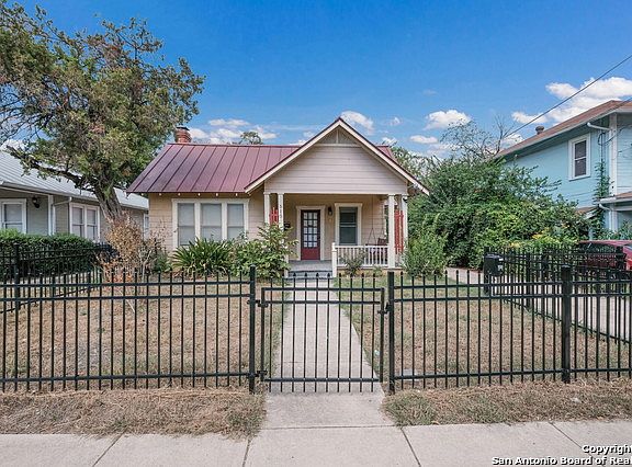 2nd image of 515 E Courtland Pl