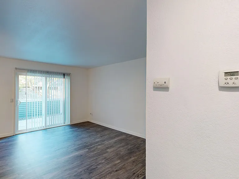 346 Robinson St #40 — Photo 8