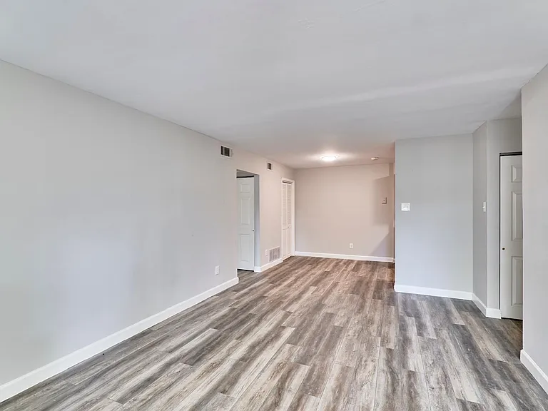 Kirkwood Forest Apartments — Photo 9