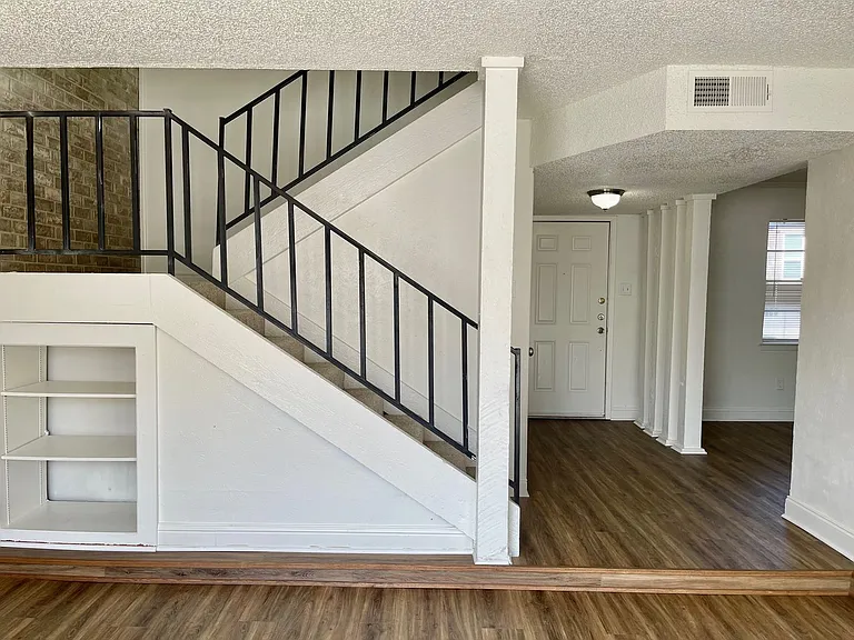 2310 Chapel Hill Ln — Photo 10