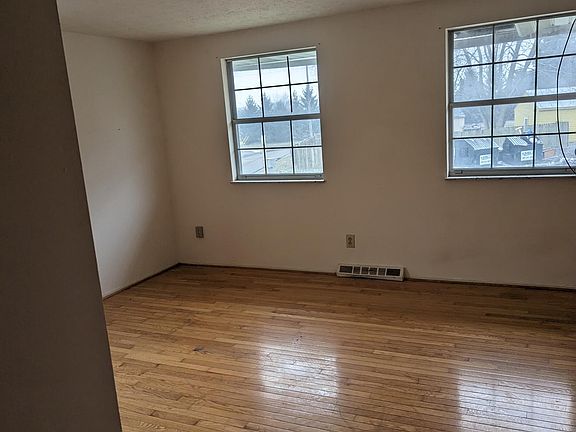 5th image of 525 W Highland Ave #4