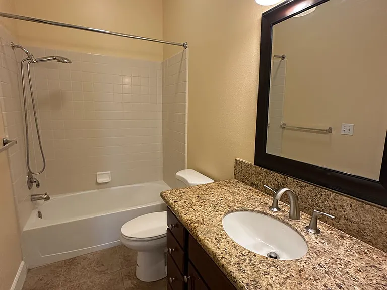 768 Quincy Ave — Photo 27