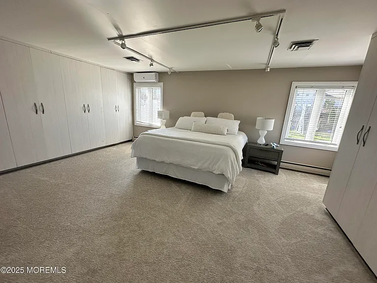 330 Highland Ave — Photo 10