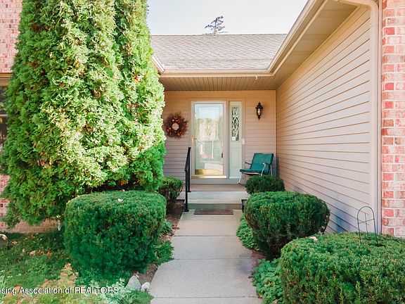 2nd image of 1414 Lindy Dr