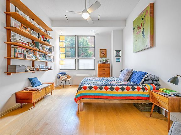 4th image of 10-55 47th Ave #1C