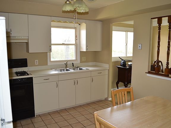 5th image of 2965 Augustine Dr