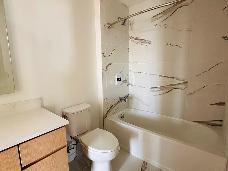 1648 NE 124th St #701 — Photo 16