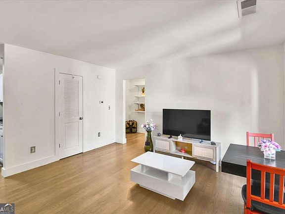 5th image of 2023 Oakview Rd SE APT 222