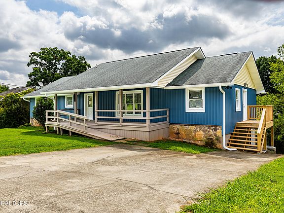 4th image of 5848 Solar Dr