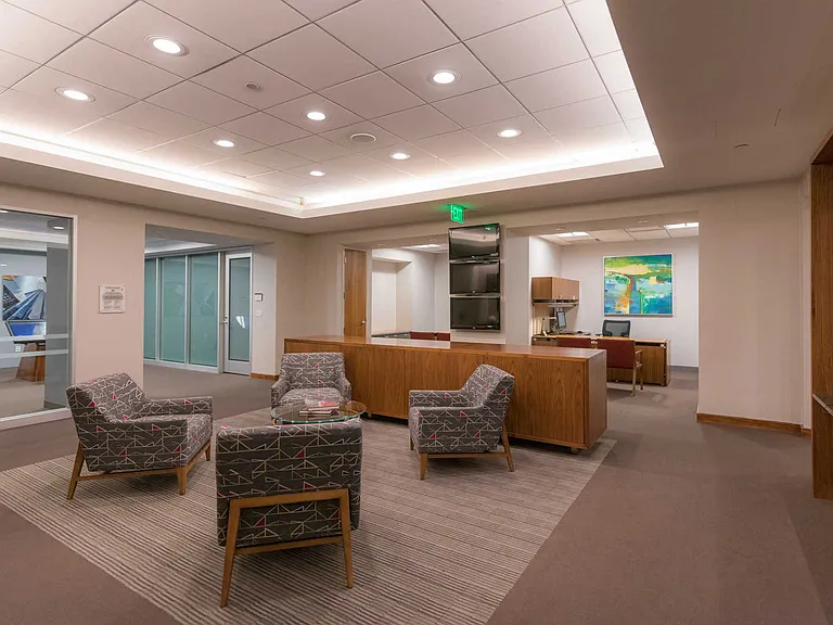 Leasing Center