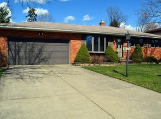 8502 Fenway Dr, Parma, OH 44129