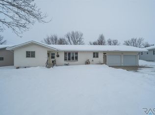 422 Kringen Ave, Baltic, SD 57003