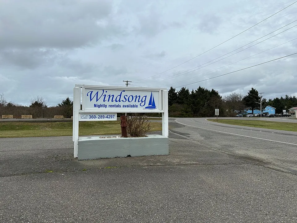 853 Ocean Shores Blvd NW #1