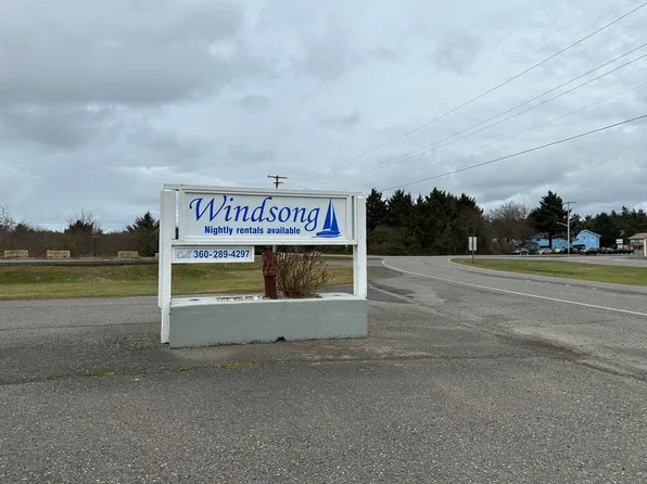 853 Ocean Shores Blvd NW, Ocean Shores, WA