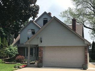 38388 Huron Pointe Dr, Harrison Township, MI 48045