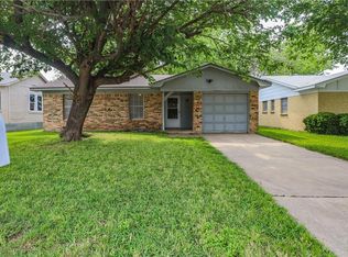 125 West Pl, White Settlement, TX 76108