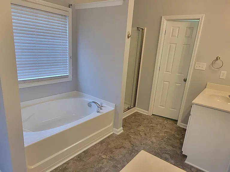 9708 Walkers Glen Dr — Photo 9
