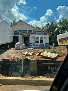 1st image of 873 Green Meadows Dr