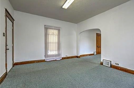 4th image of 721 Everett Ave