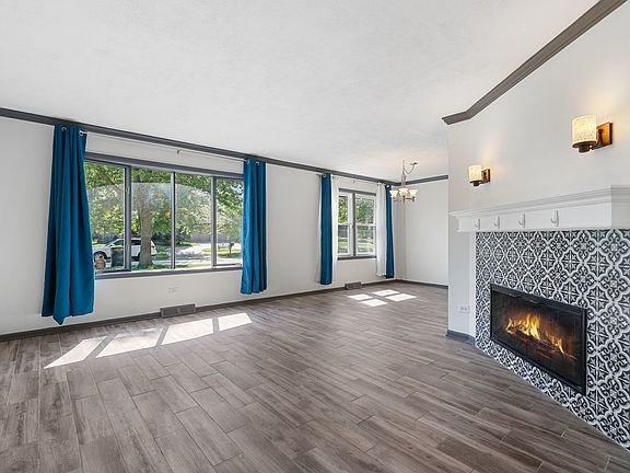3rd image of 540 Lindley Ave