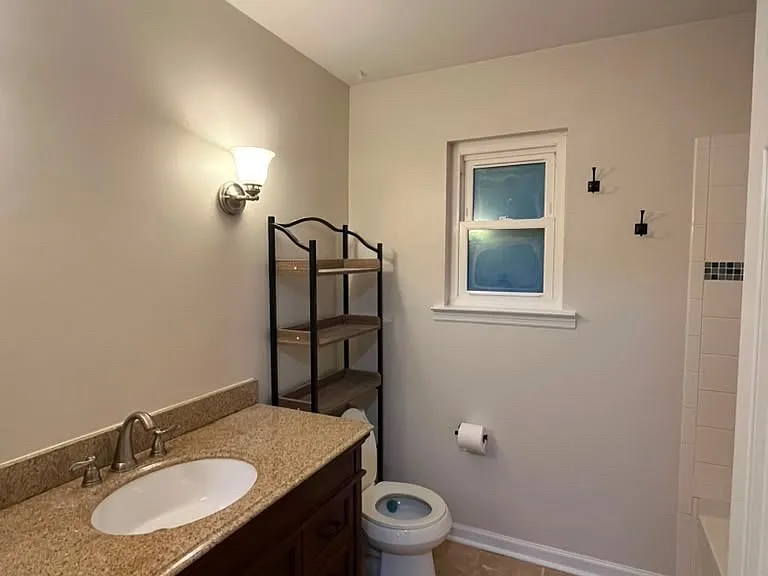9415 Seasons Dr — Photo 2